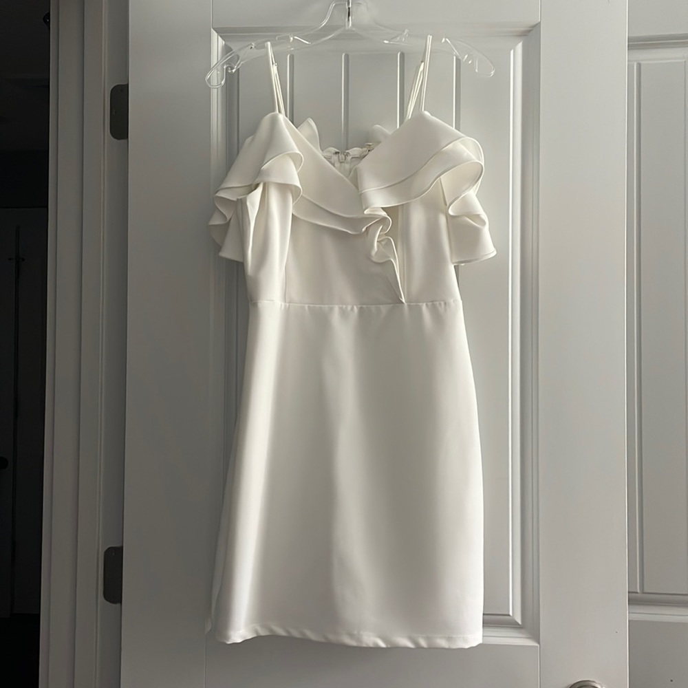 Main Strip white dress. Size L, fits more like a M/L.